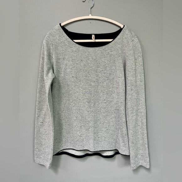 top (M) - Picture 1 of 7